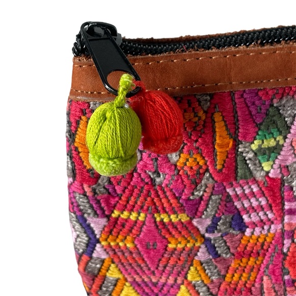 Handmade Guatemalan Wristlet - Picture 3 of 6